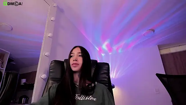 Mikeyvioleta  online show from 03.08.26