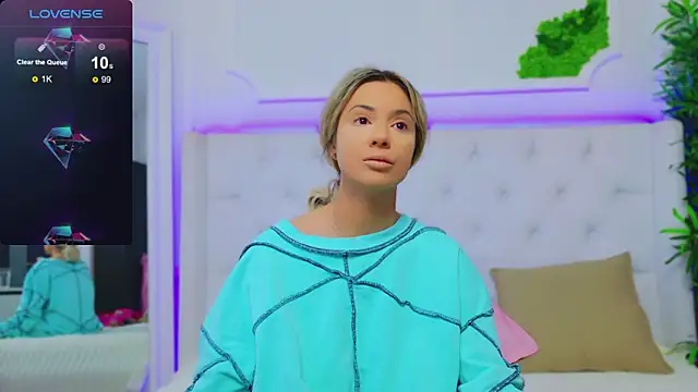 Snapshot of AriannaSins chatting on 01.17.25 AriannaSins online show from 01.17.25