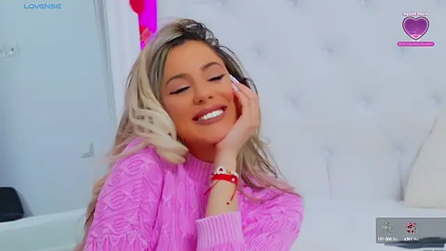 Snapshot of AriannaSins chatting on 03.05.25 AriannaSins online show from 03.05.25