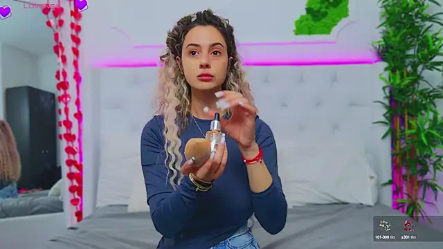 Snapshot of AriannaSins chatting on 03.13.25 AriannaSins online show from 03.13.25