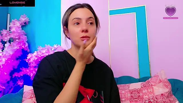 Snapshot of AriannaSins chatting on 07.28.26 AriannaSins online show from 07.28.26