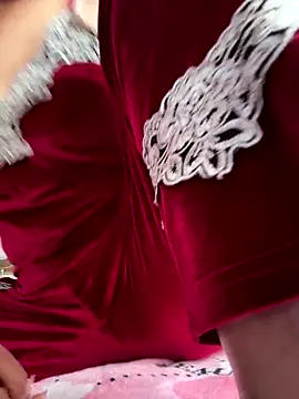 Snapshot of aini-maili chatting on 10.27.25 aini-maili online show from 10.27.25