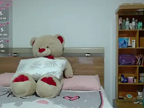 Snapshot of 18_girl chatting on 10.16.25 18 girl online show from 10.16.25