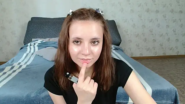 evaa here  online show from 07.04.26