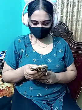 Snapshot of Porimoni22 chatting on 02.04.26 Porimoni22 online show from 02.04.26