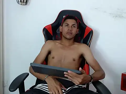 sexy latin cum online show from 10.15.25