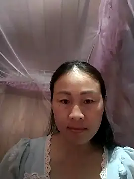 Snapshot of Spring-mky chatting on 10.21.25 Spring-mky online show from 10.21.25
