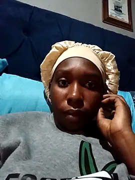 sexysmalldaily04 online show from 12.14.25