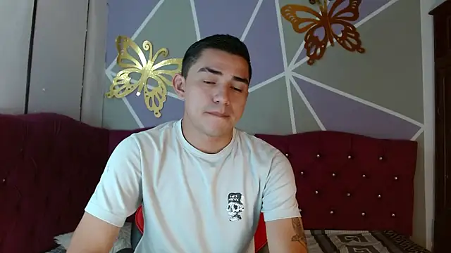 Snapshot of Ruiz2416 chatting on 10.16.25 Ruiz2416 online show from 10.16.25