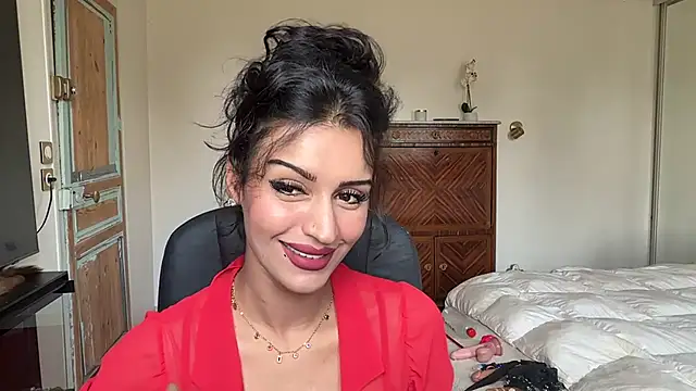 Snapshot of Lailawick chatting on 07.15.26 Lailawick online show from 07.15.26