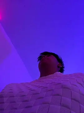 Snapshot of LiamSmith_1 chatting on 10.28.25 LiamSmith 1 online show from 10.28.25