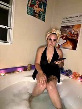 Goddesslillianrosee online show from 10.23.25