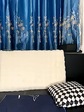 Snapshot of littlesluttycat chatting on 11.22.25 littlesluttycat online show from 11.22.25