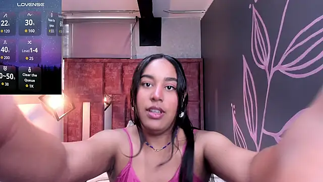 Snapshot of Rachel__Jonees chatting on 10.21.25 Rachel Jonees online show from 10.21.25