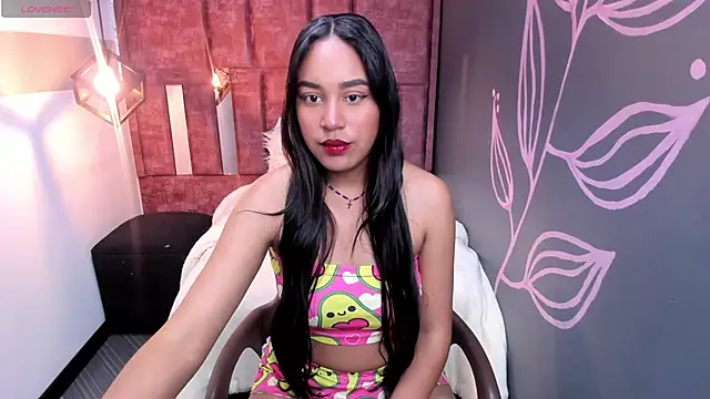 Snapshot of Rachel__Jonees chatting on 10.22.25 Rachel Jonees online show from 10.22.25