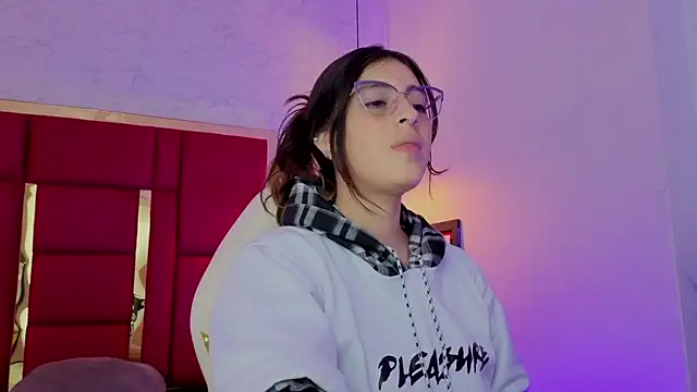 moon winy online show from 04.22.26