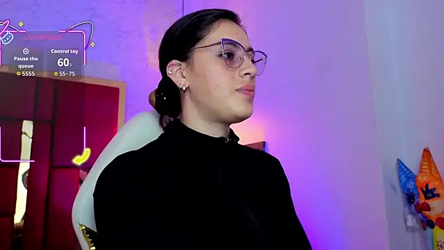 moon winy online show from 05.23.26