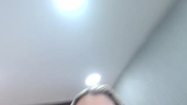 Snapshot of clara_luu_ chatting on 10.28.25 clara luu online show from 10.28.25