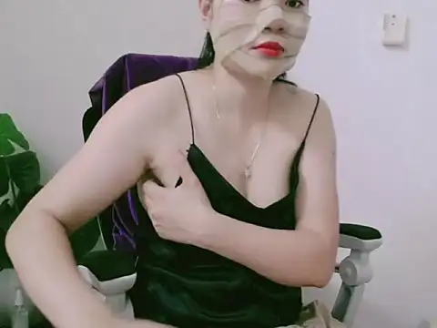 Snapshot of Tinamy chatting on 10.19.25 Tinamy online show from 10.19.25