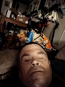 Snapshot of waynefitz chatting on 10.16.25 waynefitz online show from 10.16.25