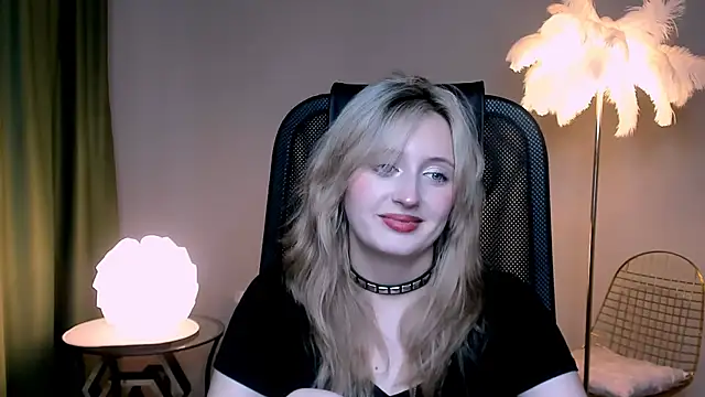 ScarlettScril online show from 11.15.25