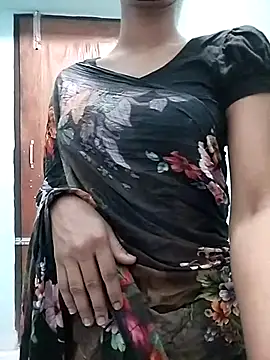 Snapshot of Ratri-Biswas chatting on 04.22.26 Ratri-Biswas online show from 04.22.26