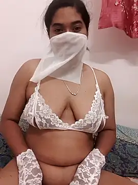 Snapshot of hornybitch690 chatting on 04.19.26 hornybitch690 online show from 04.19.26