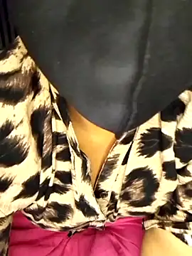 Snapshot of Priyanka-Khan chatting on 07.29.26 Priyanka-Khan online show from 07.29.26