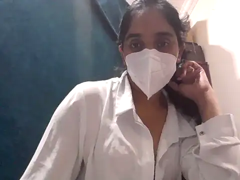 Snapshot of shainiasha1 chatting on 05.25.26 shainiasha1 online show from 05.25.26
