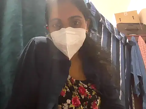 Snapshot of shainiasha1 chatting on 05.26.26 shainiasha1 online show from 05.26.26