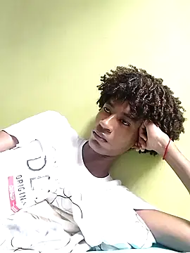 skinnyxsoo online show from 10.22.25