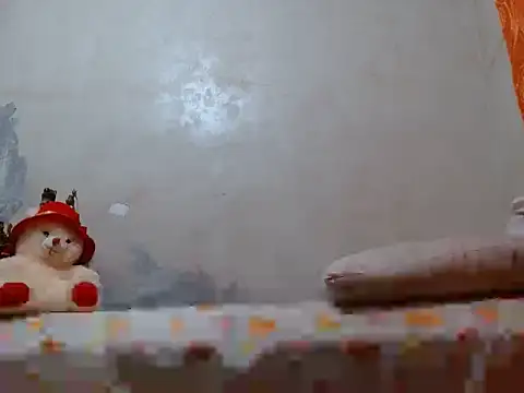 Snapshot of lovenaya chatting on 05.18.26 lovenaya online show from 05.18.26
