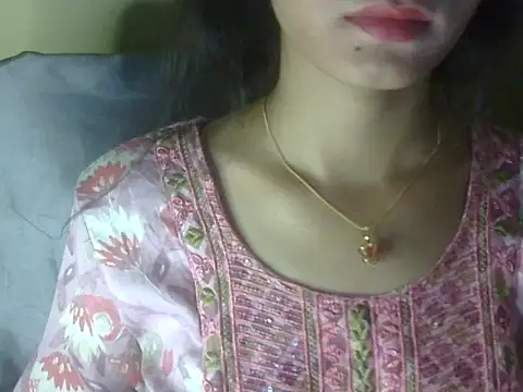 Snapshot of Shezi_N chatting on 04.29.26 Shezi N online show from 04.29.26