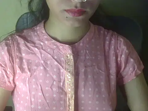 Snapshot of Shezi_N chatting on 05.13.26 Shezi N online show from 05.13.26