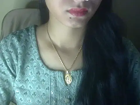 Snapshot of Shezi_N chatting on 06.18.26 Shezi N online show from 06.18.26
