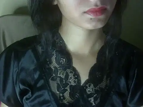 Snapshot of Shezi_N chatting on 06.21.26 Shezi N online show from 06.21.26