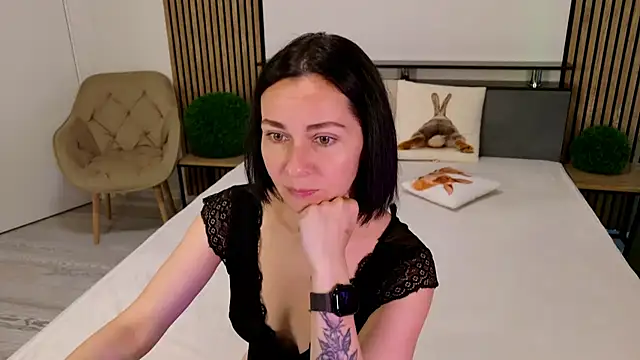 DitaNoir online show from 07.07.26