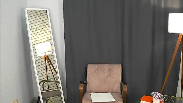 Snapshot of SabraDonkle chatting on 10.21.25 SabraDonkle online show from 10.21.25