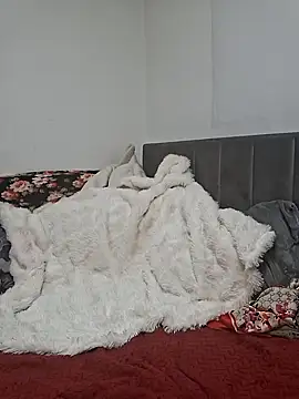 Snapshot of Your_Desires07 chatting on 02.10.26 Your Desires07 online show from 02.10.26