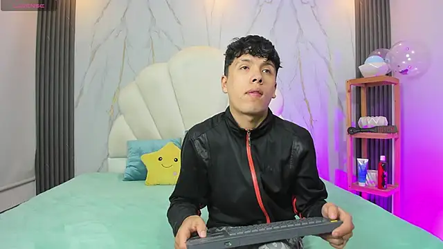 hoot booys  online show from 03.07.26