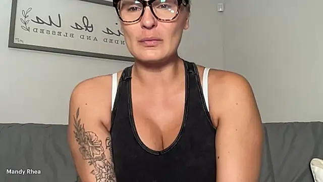 Mandyrheaa online show from 10.23.25