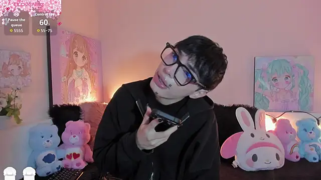 Strawberry Kitty  online show from 02.06.26