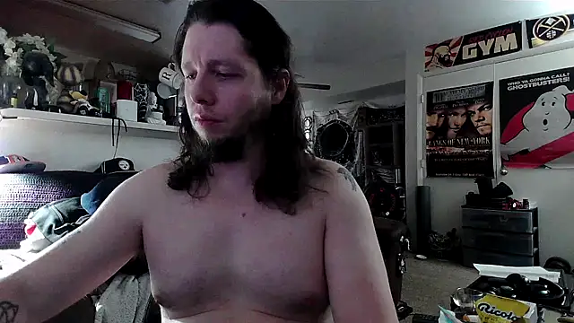 biggerisbetter12 online show from 10.27.25