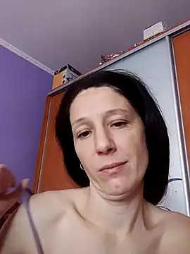 Snapshot of Emeli32-22 chatting on 11.05.25 Emeli32-22 online show from 11.05.25