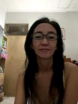 princessD077 online show from 10.31.25