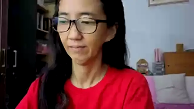 Snapshot of princessD077 chatting on 02.10.26 princessD077 online show from 02.10.26