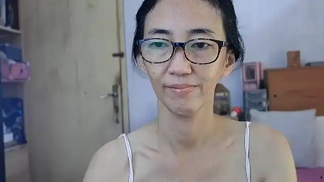 Snapshot of princessD077 chatting on 04.08.26 princessD077 online show from 04.08.26