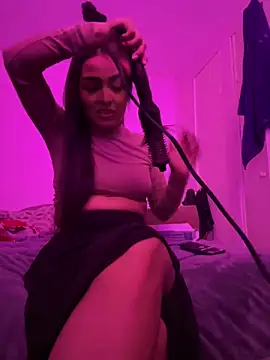 Snapshot of sexywiffeee chatting on 10.26.25 sexywiffeee online show from 10.26.25