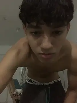 Snapshot of Alex_king17 chatting on 04.08.26 Alex king17 online show from 04.08.26