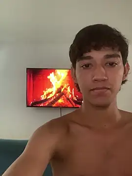 Snapshot of Alex_king17 chatting on 04.11.26 Alex king17 online show from 04.11.26